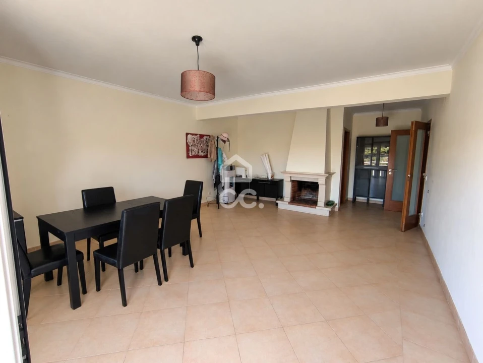 Apartamento T4 para Venda em Bombarral e Vale Covo Foto 12