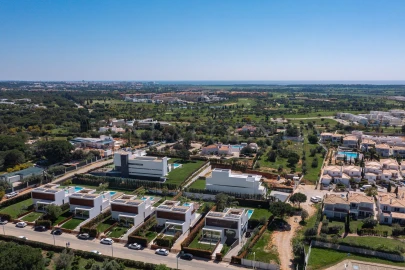 Moradia T5 para Venda em Quarteira