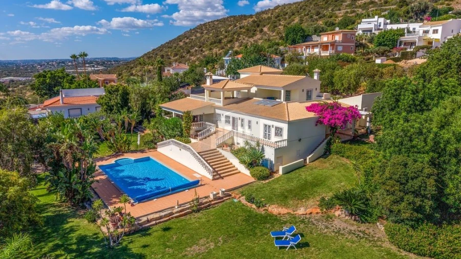 Moradia T5 para Venda em Loule (São Clemente)