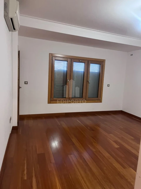 Apartamento T5 para Venda em Nossa Sra de Fatima