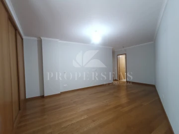 Apartamento T3 para Venda em Funchal (Santa Luzia)