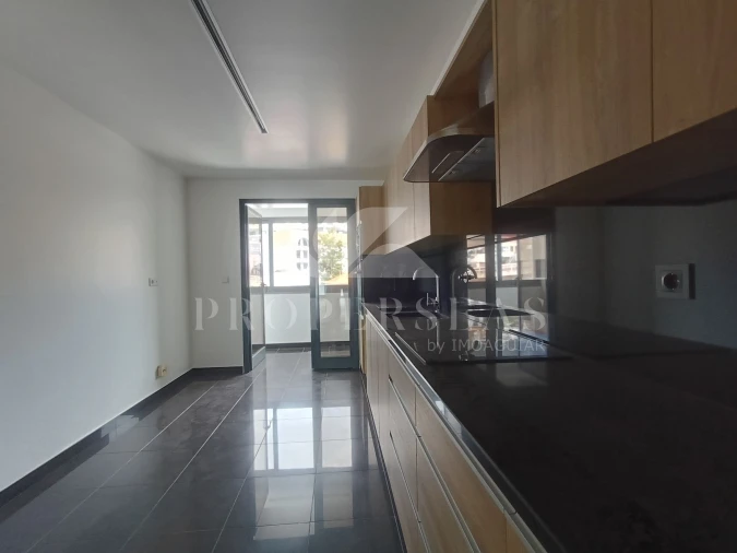 Apartamento T3 para Venda em Funchal (Santa Luzia) Foto 4