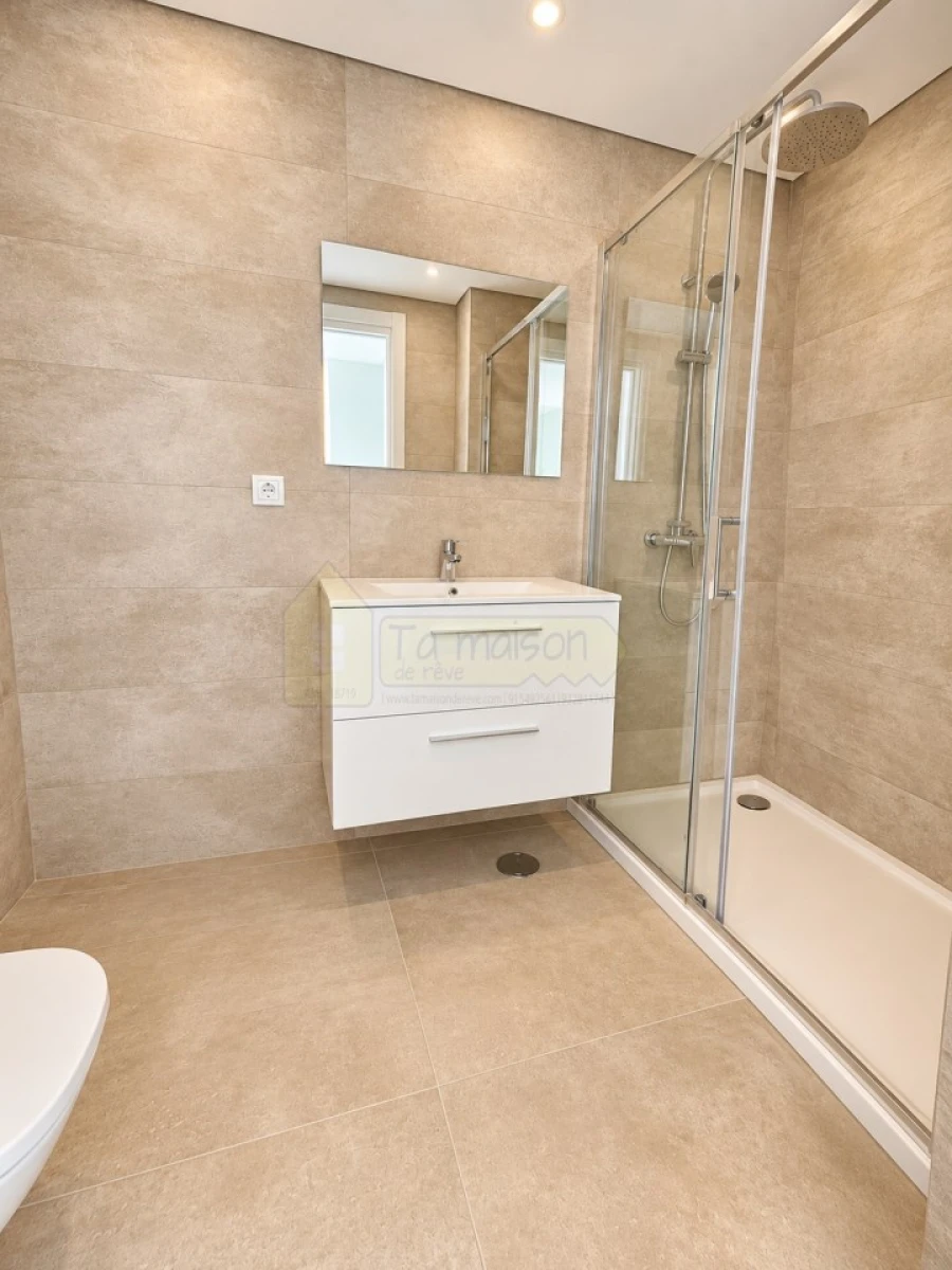 Apartamento T2 para Venda em Olhão Foto 8