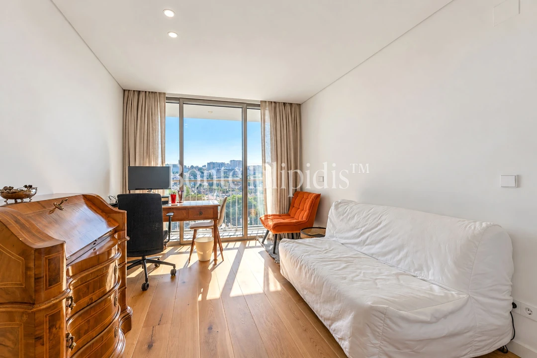 Apartamento T3 para Arrendamento em Campolide Foto 30