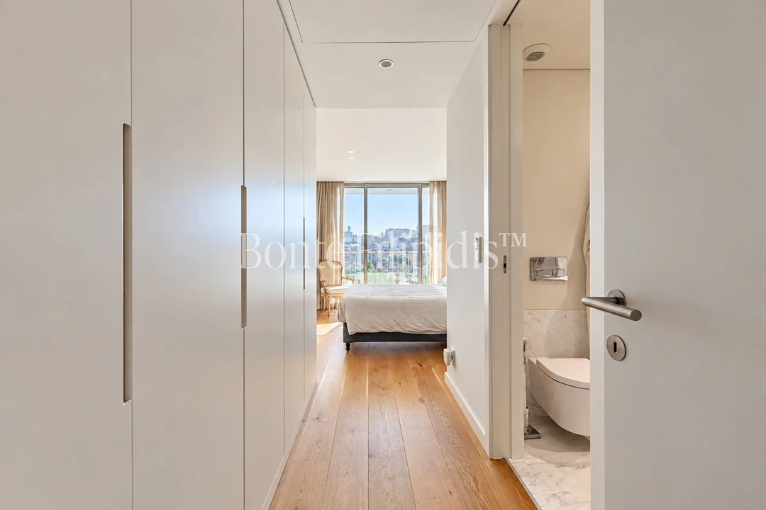 Apartamento T3 para Arrendamento em Campolide Foto 24