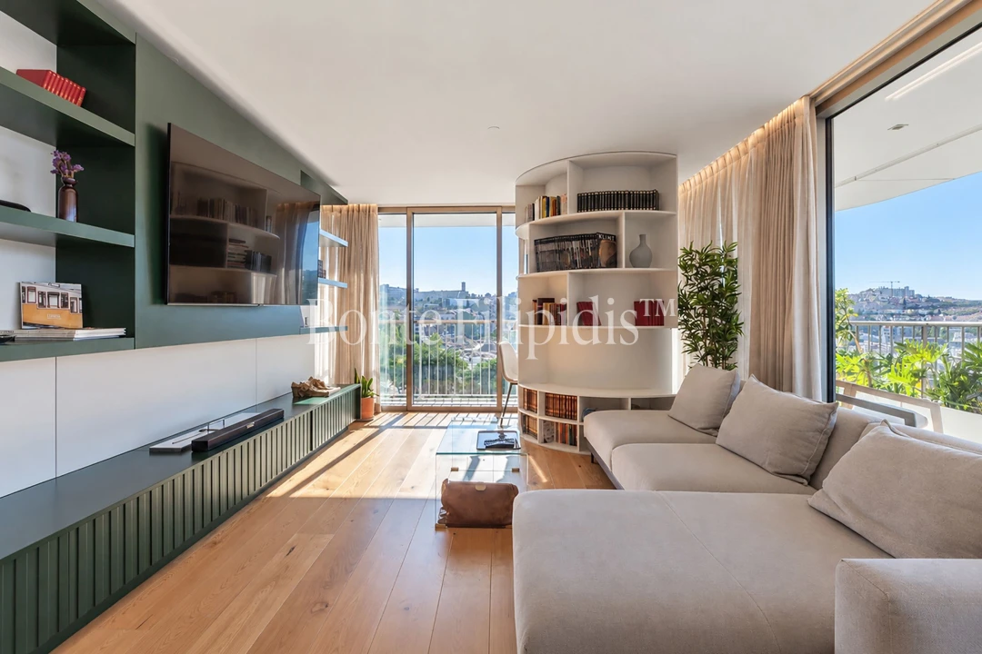 Apartamento T3 para Arrendamento em Campolide Foto 7