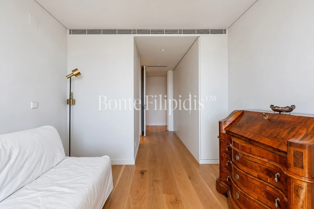 Apartamento T3 para Arrendamento em Campolide Foto 31