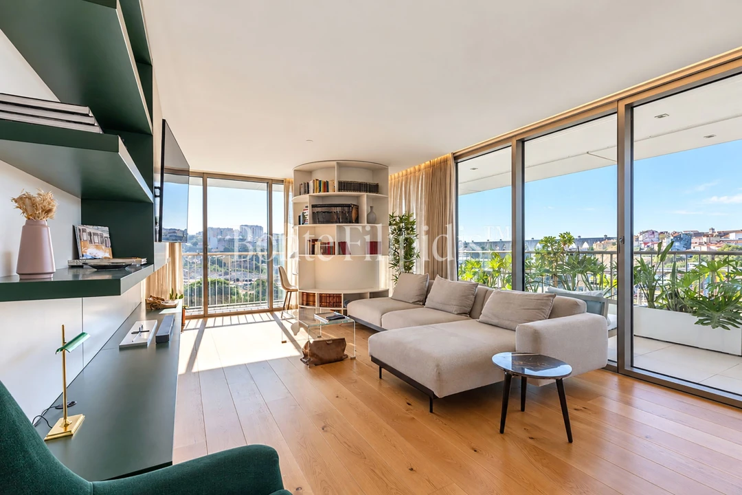 Apartamento T3 para Arrendamento em Campolide Foto 5