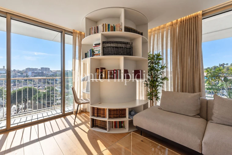 Apartamento T3 para Arrendamento em Campolide Foto 6