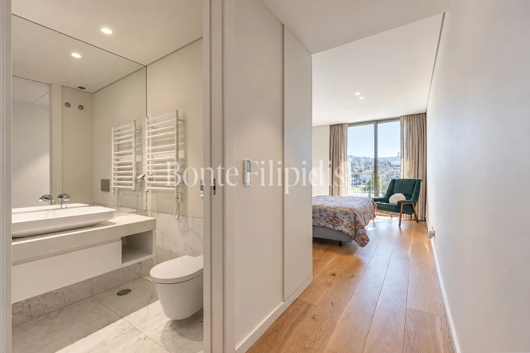 Apartamento T3 para Arrendamento em Campolide Foto 32