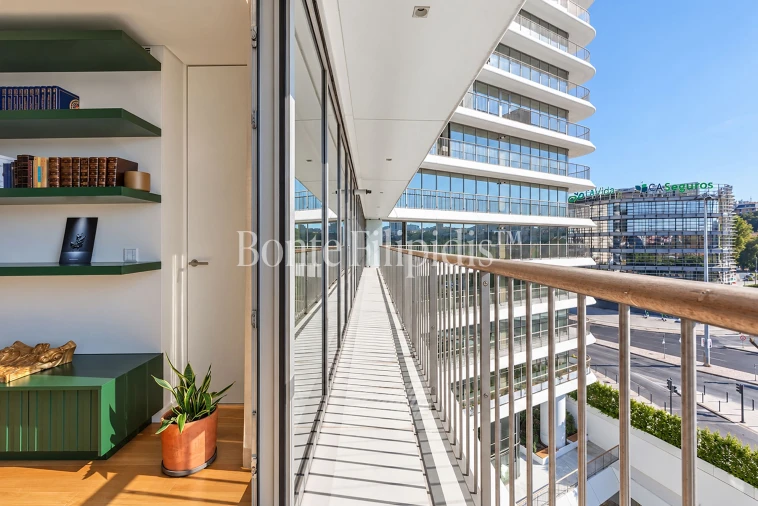 Apartamento T3 para Arrendamento em Campolide Foto 13