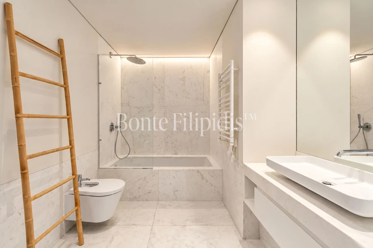 Apartamento T3 para Arrendamento em Campolide Foto 29