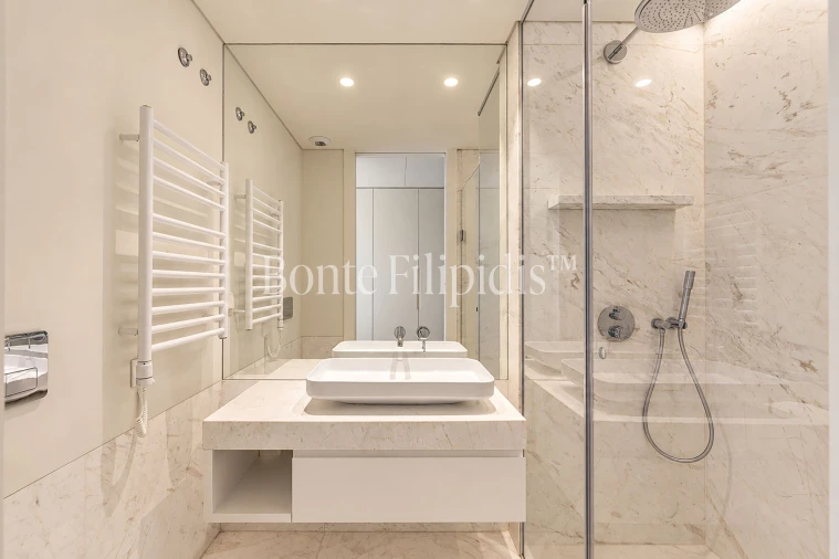 Apartamento T3 para Arrendamento em Campolide Foto 25