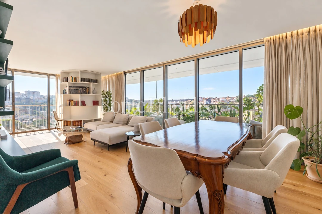 Apartamento T3 para Arrendamento em Campolide Foto 4