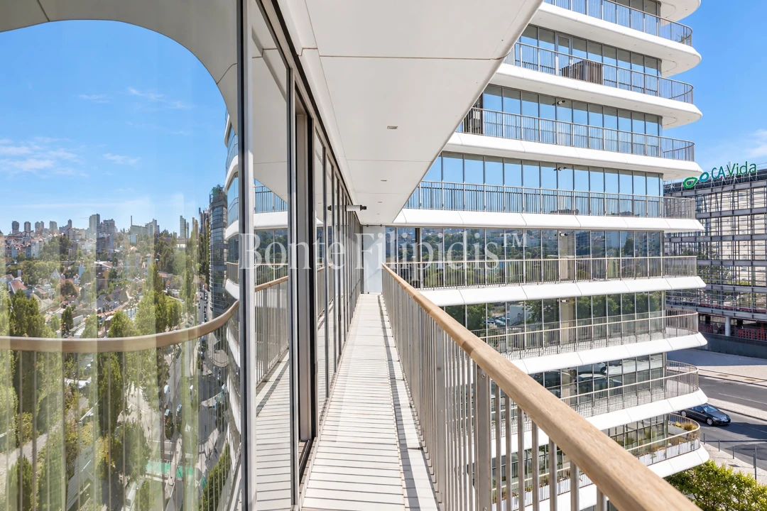 Apartamento T3 para Arrendamento em Campolide Foto 17