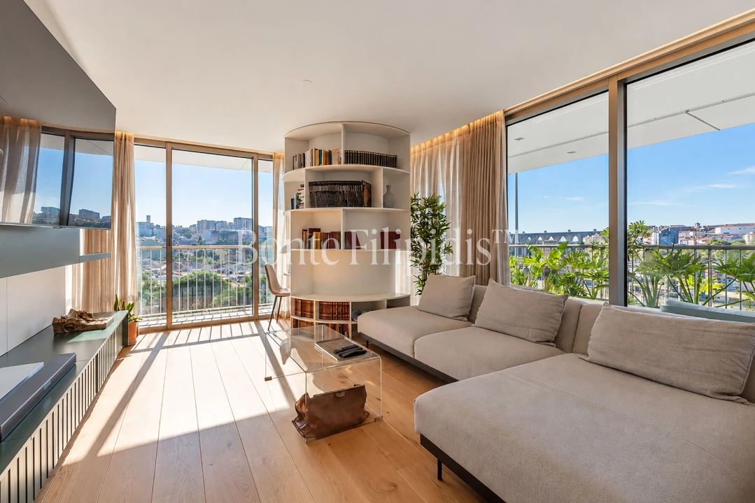 Apartamento T3 para Arrendamento em Campolide Foto 1