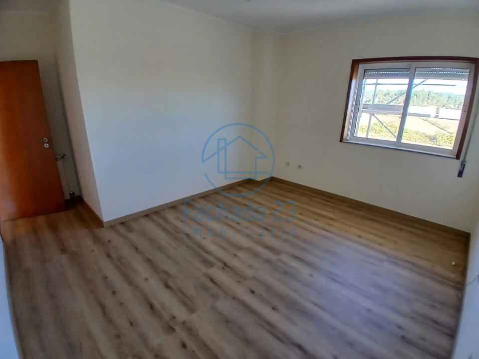 Apartamento T2 para Venda em Meixomil Foto 24