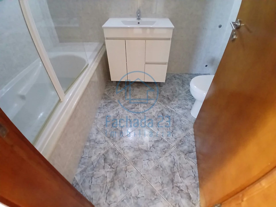 Apartamento T2 para Venda em Meixomil Foto 21