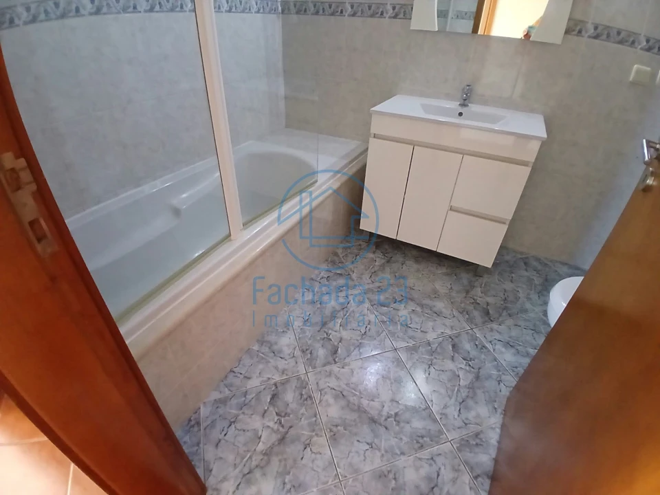 Apartamento T2 para Venda em Meixomil Foto 19