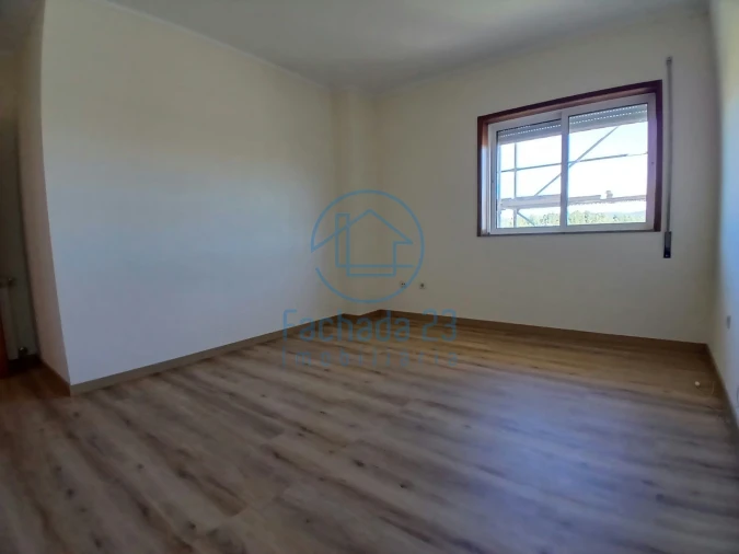 Apartamento T2 para Venda em Meixomil Foto 25
