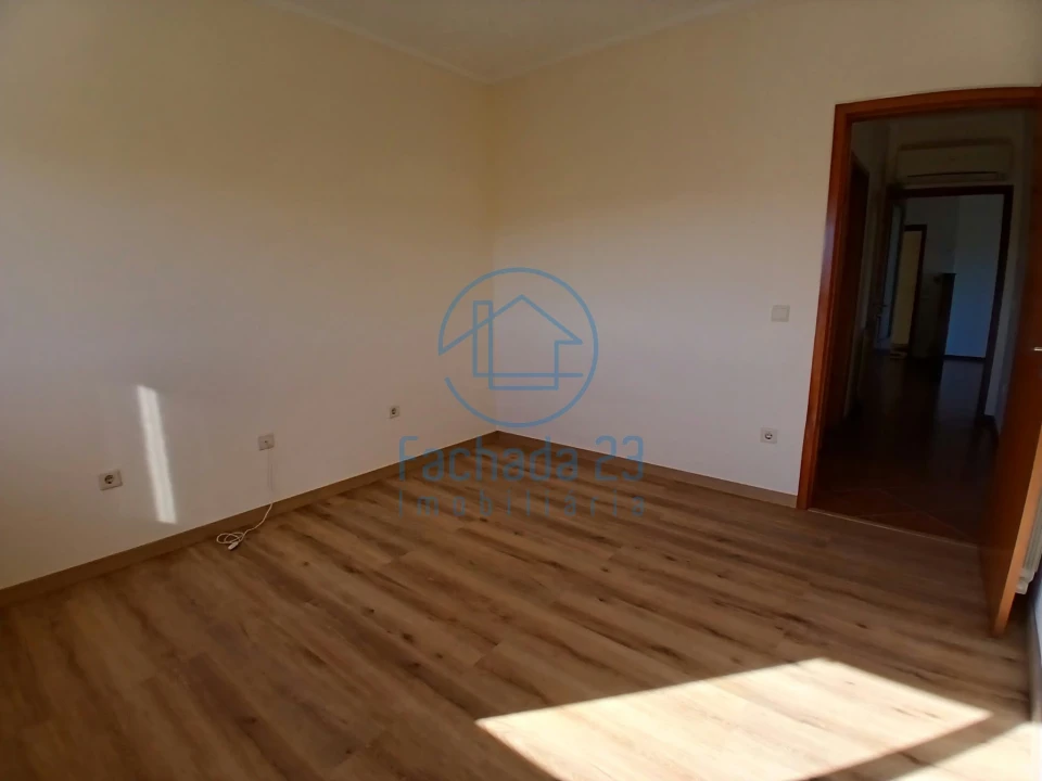 Apartamento T2 para Venda em Meixomil Foto 27