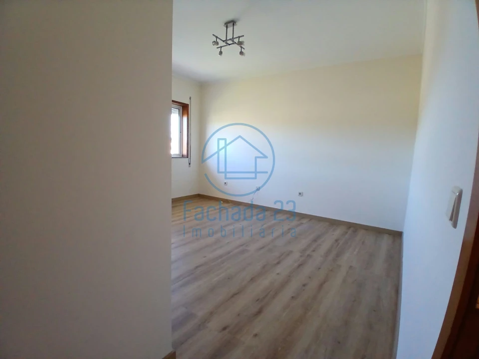 Apartamento T2 para Venda em Meixomil Foto 26