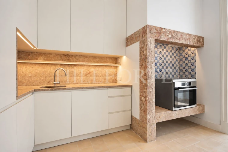 Apartamento T2 para Venda em Arroios Foto 9