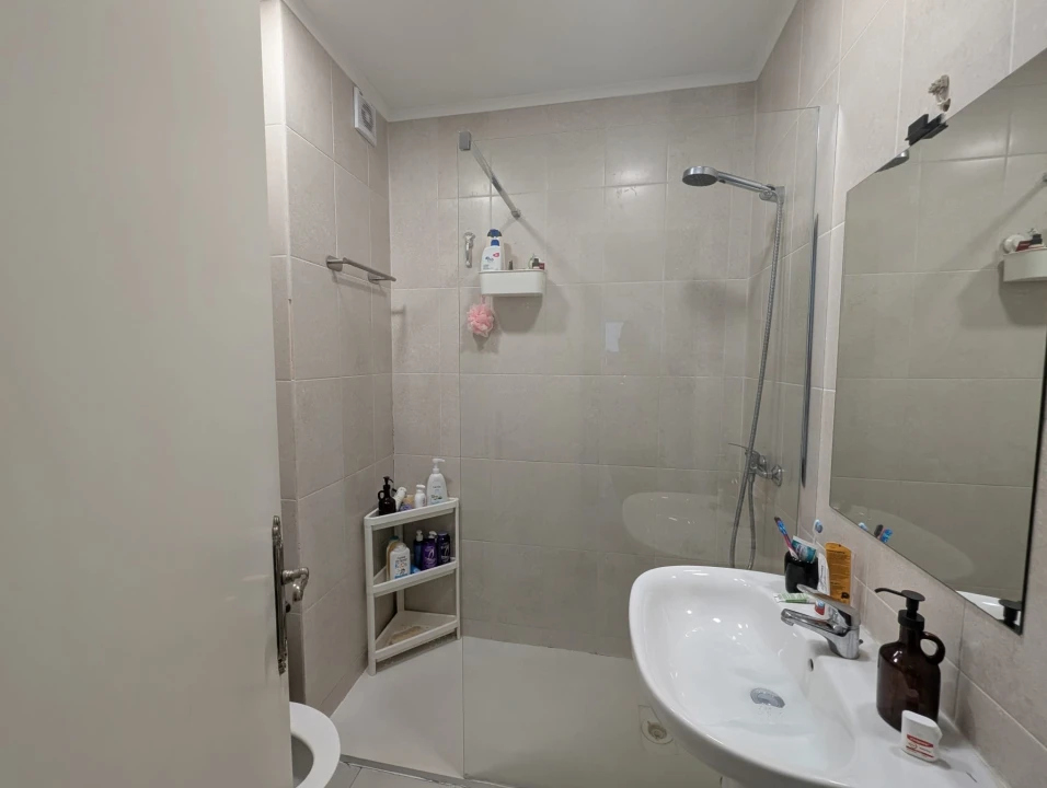 Apartamento T2 para Venda em Faro (Sé e São Pedro) Foto 7