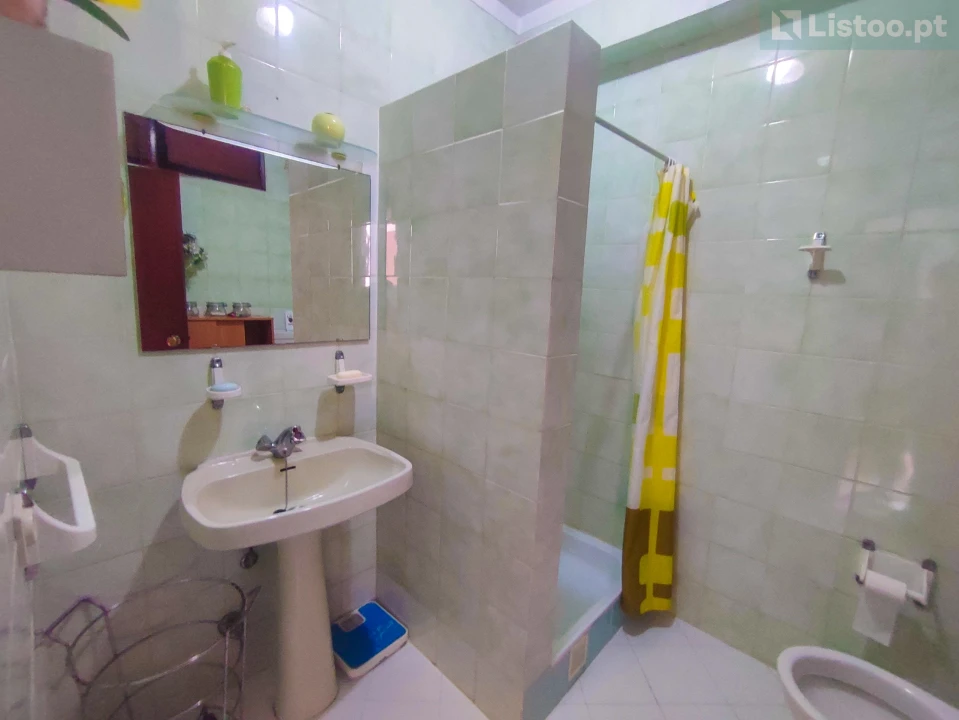 Apartamento T2 para Venda em Quarteira Foto 9