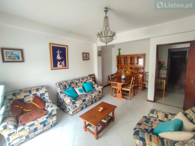Apartamento T2 para Venda em Quarteira Foto 3