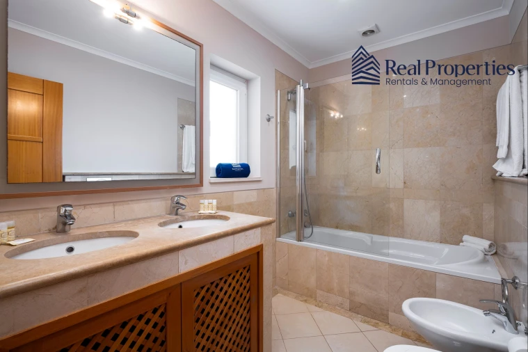 Apartamento para Venda em Quarteira Foto 8