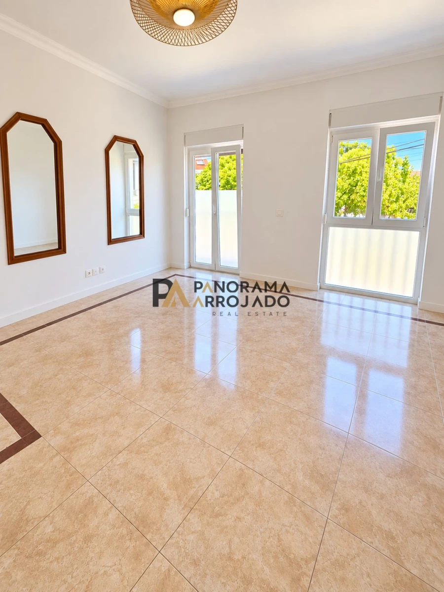 Apartamento T3 para Venda em Quinta do Conde Foto 5