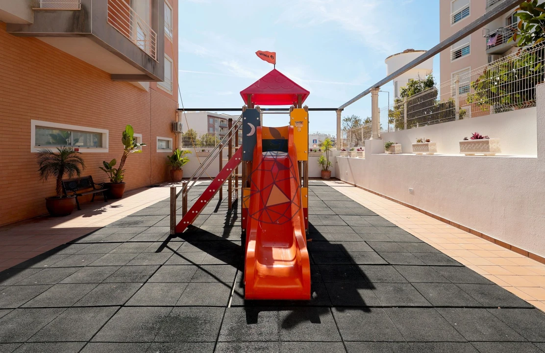 Apartamento T2 para Venda em Portimão Foto 41