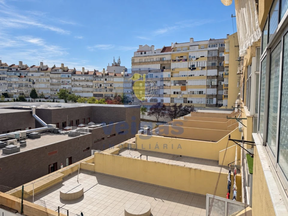 Apartamento T3 para Venda em Benfica Foto 6