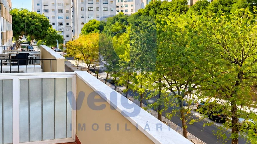Apartamento T3 para Venda em Benfica