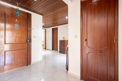Apartamento T3 para Venda em Massamá e Monte Abraão