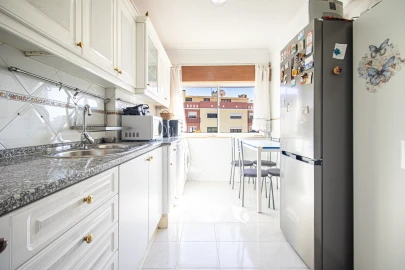 Apartamento T3 para Venda em Massamá e Monte Abraão