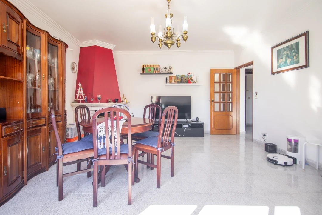 Apartamento T3 para Venda em Massamá e Monte Abraão Foto 13