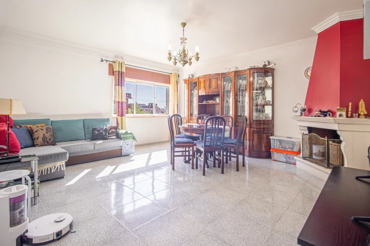 Apartamento T3 para Venda em Massamá e Monte Abraão Foto 10