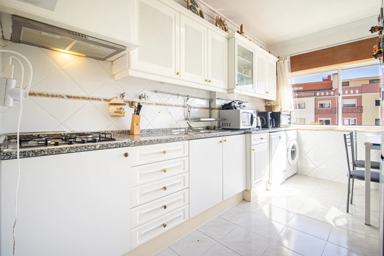 Apartamento T3 para Venda em Massamá e Monte Abraão Foto 7