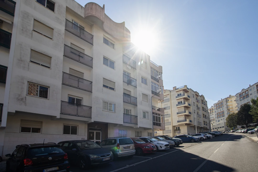 Apartamento T3 para Venda em Massamá e Monte Abraão Foto 33