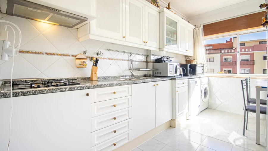 Apartamento T3 para Venda em Massamá e Monte Abraão