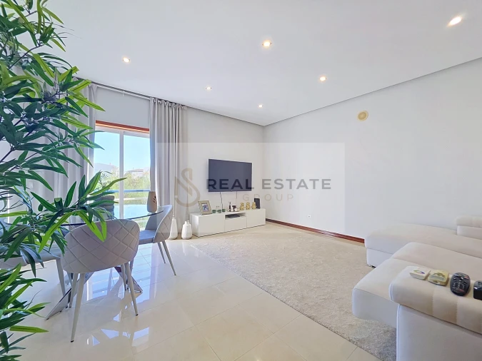 Apartamento T2 para Venda em Portimão Foto 6