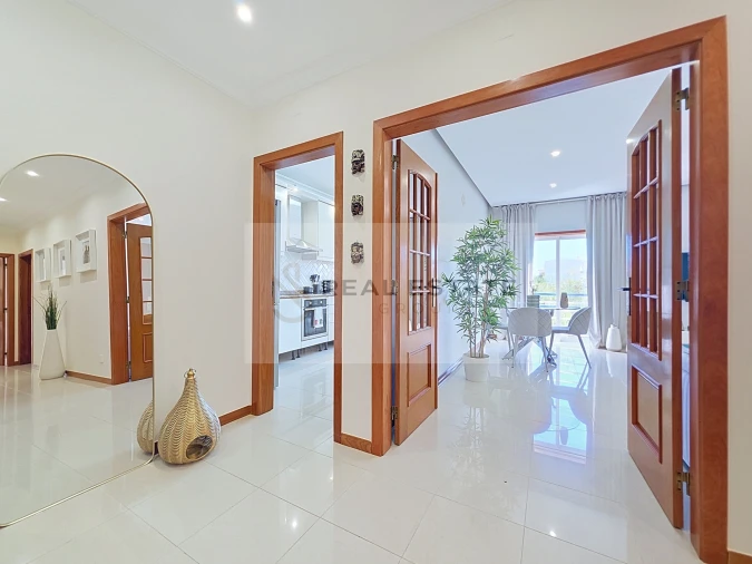 Apartamento T2 para Venda em Portimão Foto 3