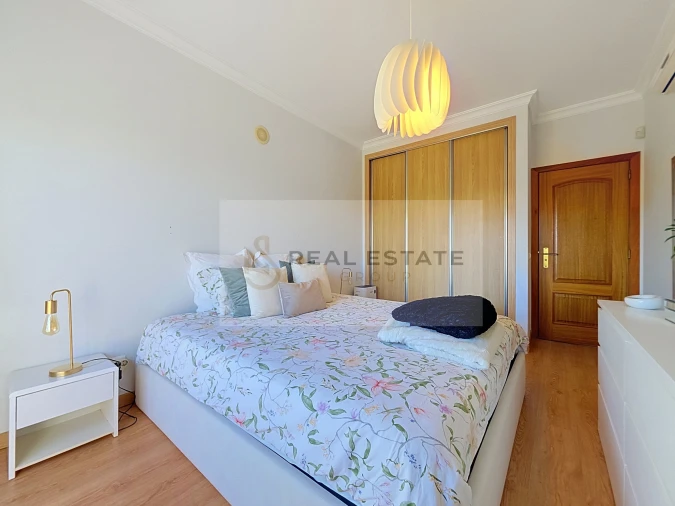 Apartamento T2 para Venda em Portimão Foto 13