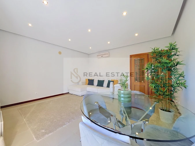 Apartamento T2 para Venda em Portimão Foto 7