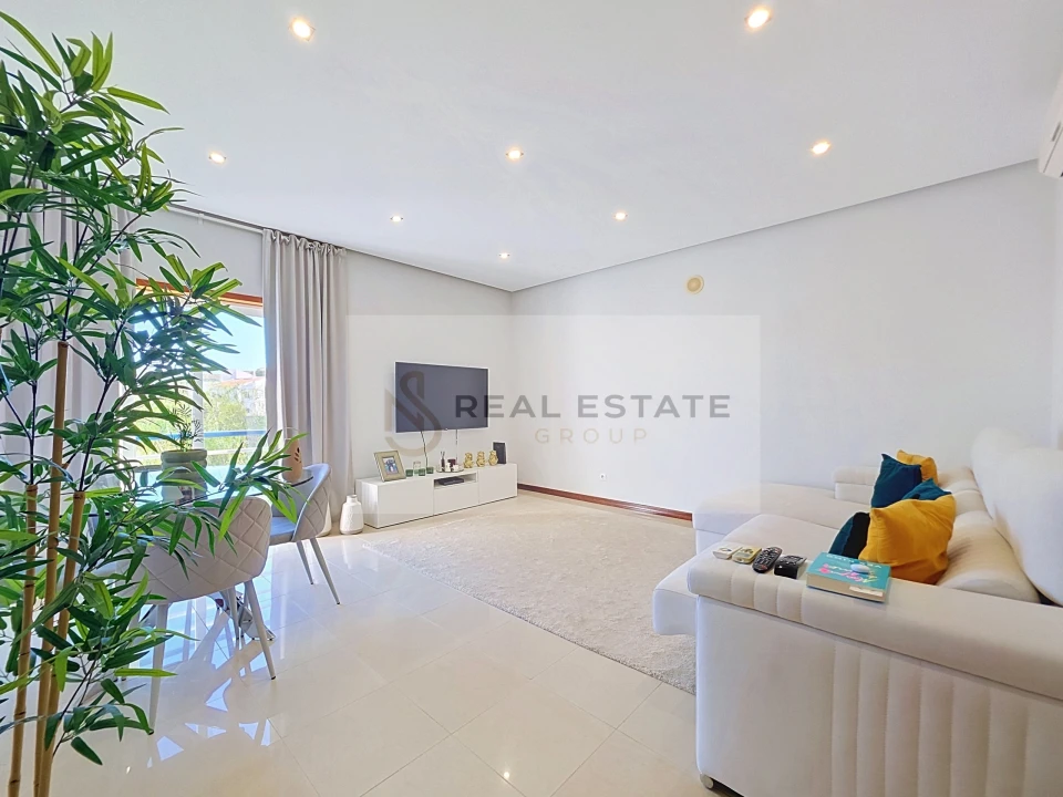 Apartamento T2 para Venda em Portimão Foto 8