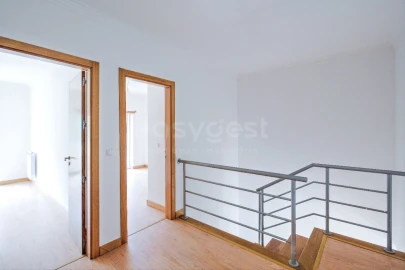 Moradia T4 para Venda em Sesimbra (Castelo)