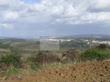 Moradia T3 para Venda em Santa Maria, São Pedro e Sobral da Lagoa