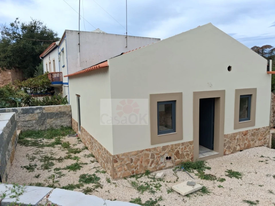 Moradia T2 para Venda em Alvorninha Foto 4